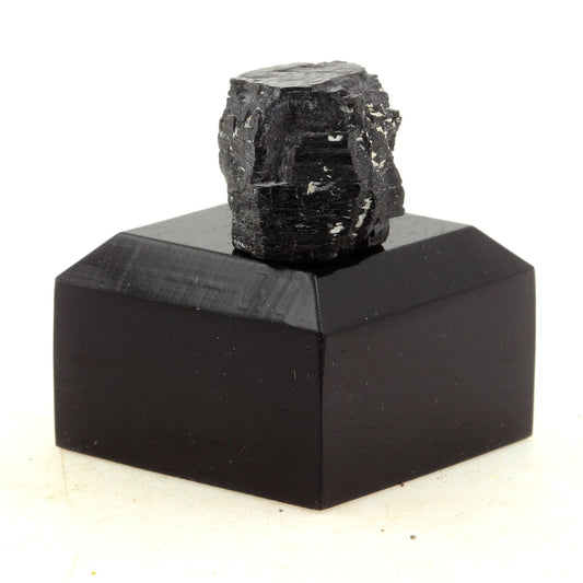 Hibonite. 40.0 carats. Esiva, Maromby, Amboasary Sud, Madagascar