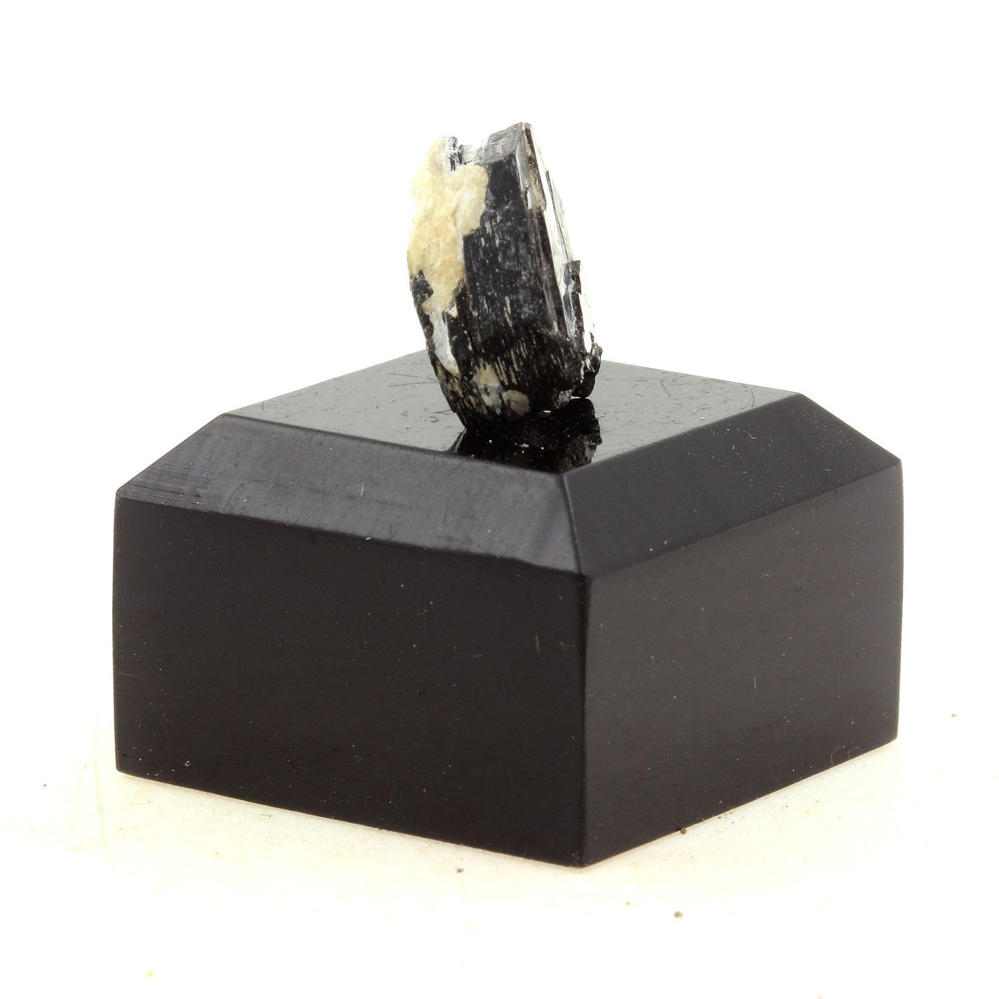 Hibonite. 18.0 carats. Esiva, Maromby, Amboasary Sud, Madagascar