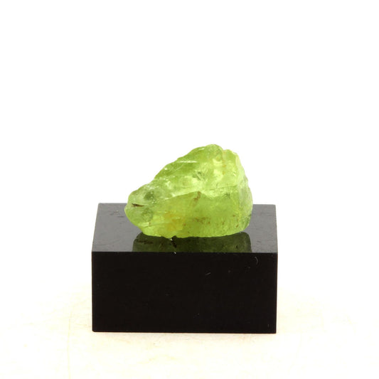 Péridot. 8.28 carats. Skardu District, Baltistan, Pakistan