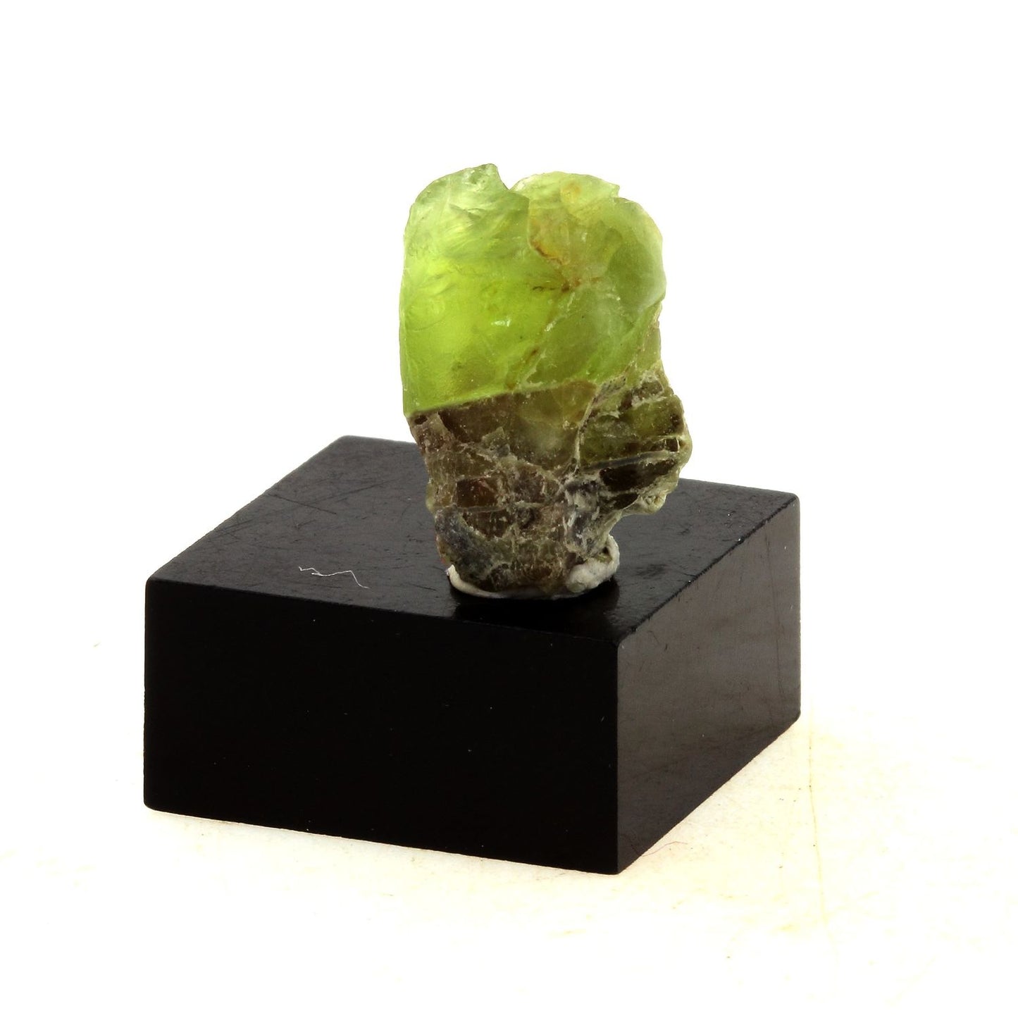 Péridot. 9.84 carats. Skardu District, Baltistan, Pakistan