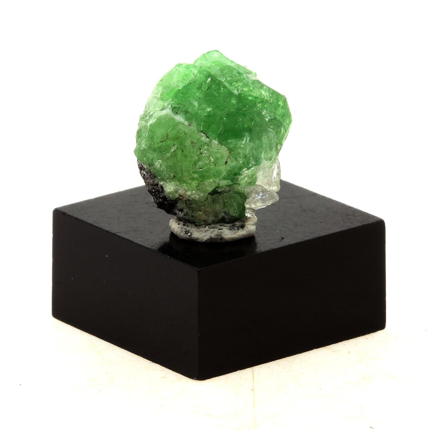 Grenat Tsavorite. 10.8 carats. Manyara Region, Tanzanie