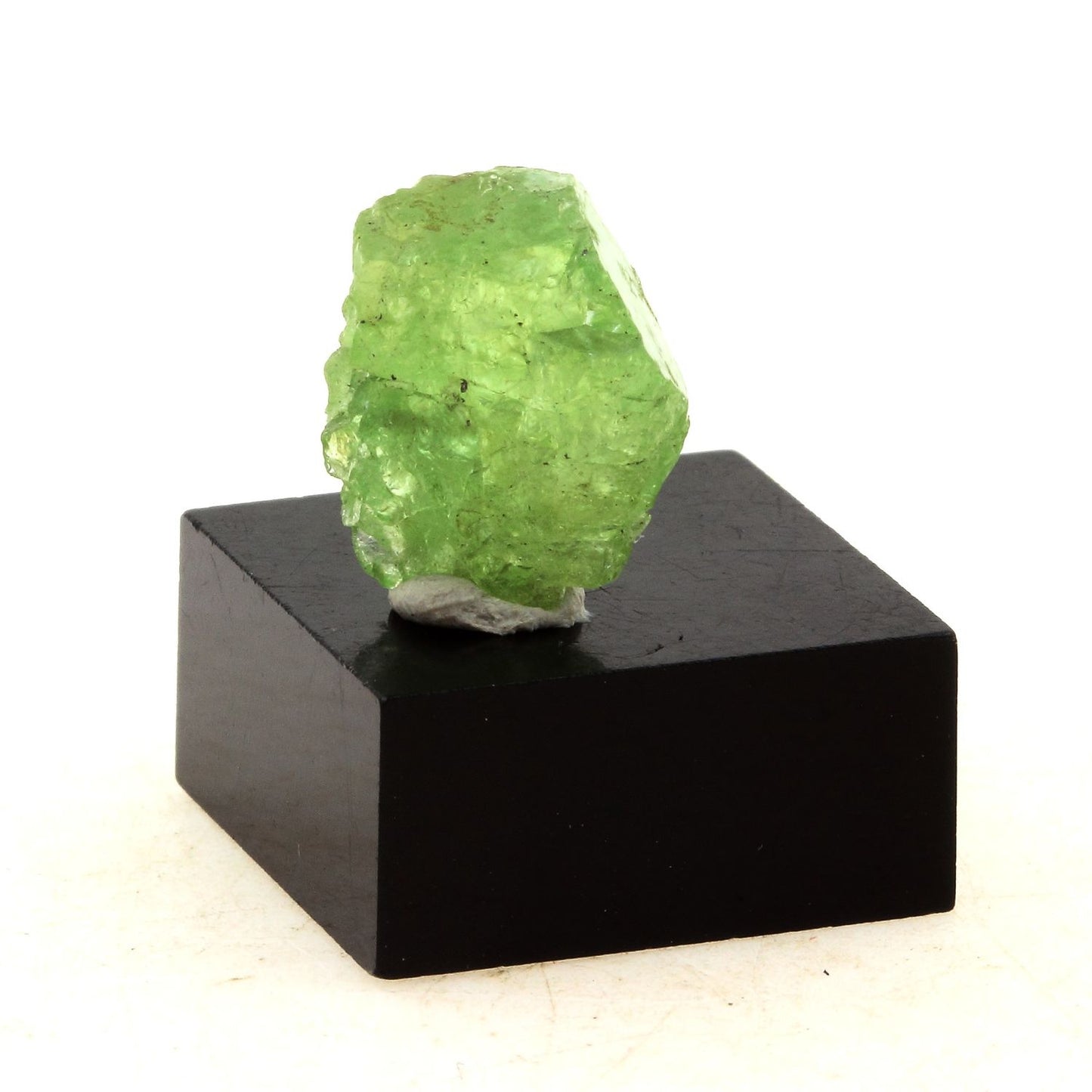 Grenat Tsavorite. 10.8 carats. Manyara Region, Tanzanie