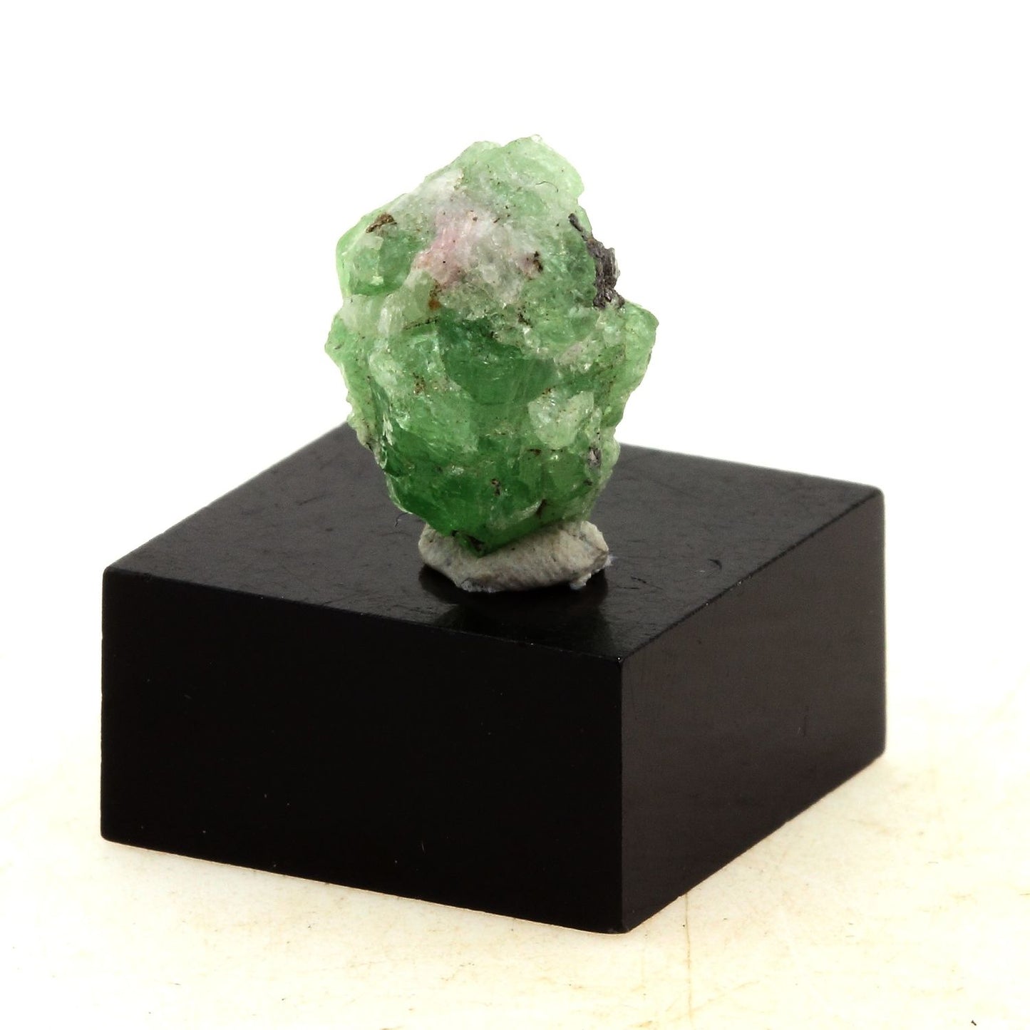 Grenat Tsavorite. 9.7 carats. Manyara Region, Tanzanie