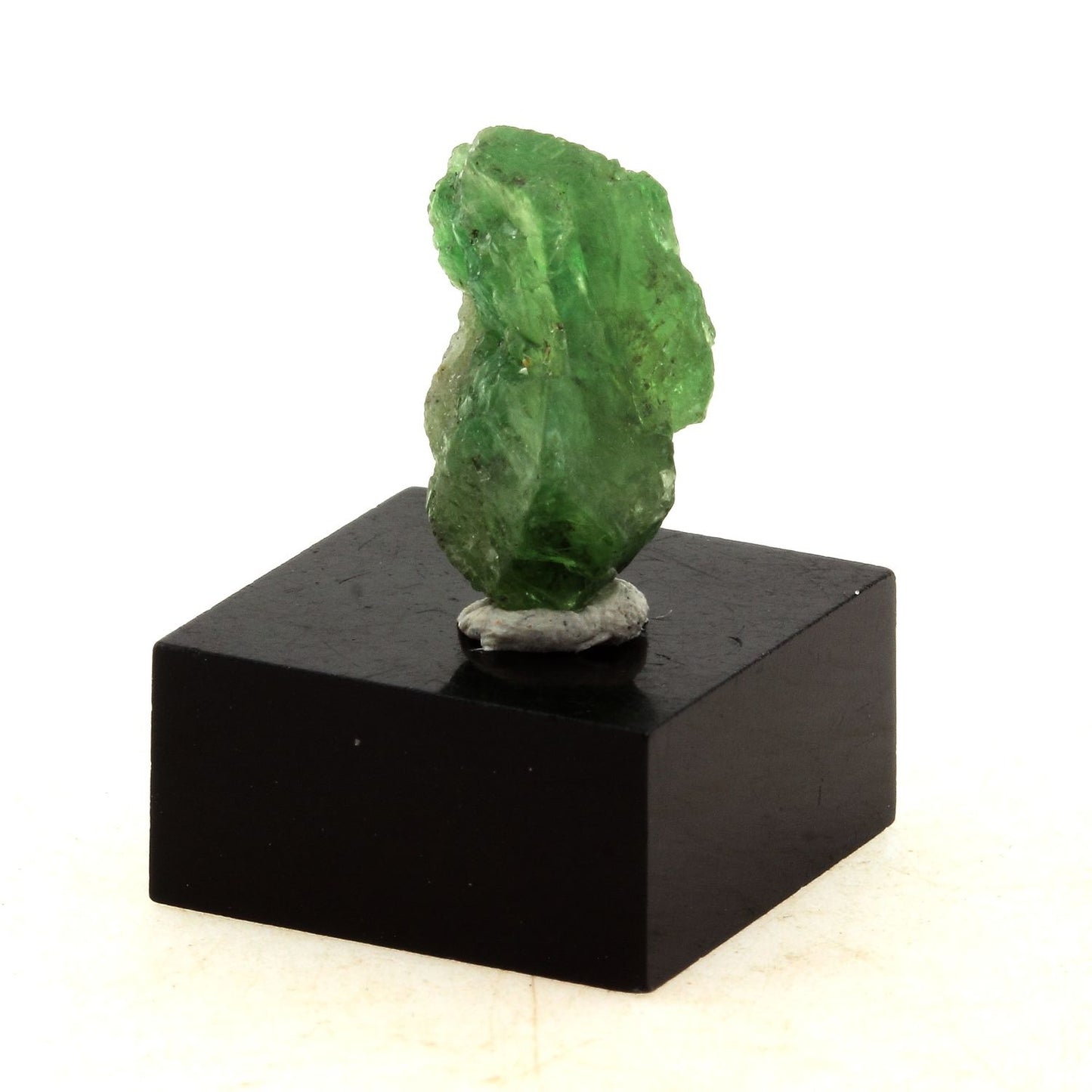 Grenat Tsavorite. 11.6 carats. Manyara Region, Tanzanie