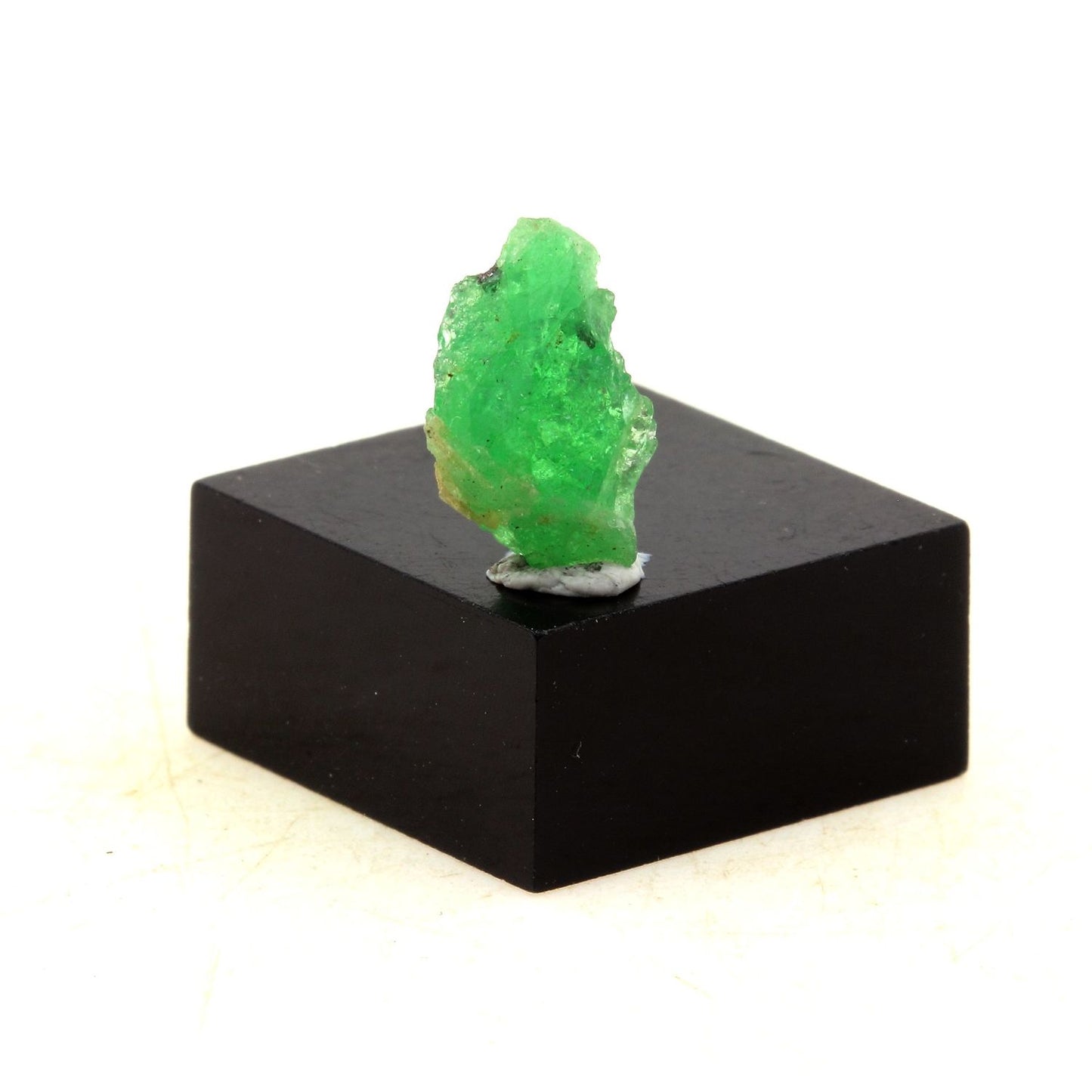 Grenat Tsavorite. 2.72 carats. Manyara Region, Tanzanie
