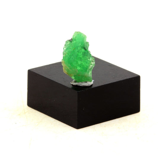 Grenat Tsavorite. 2.72 carats. Manyara Region, Tanzanie
