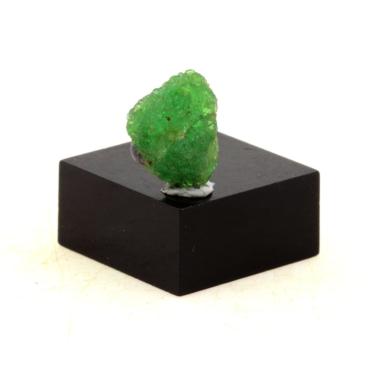 Grenat Tsavorite. 3.61 carats. Manyara Region, Tanzanie