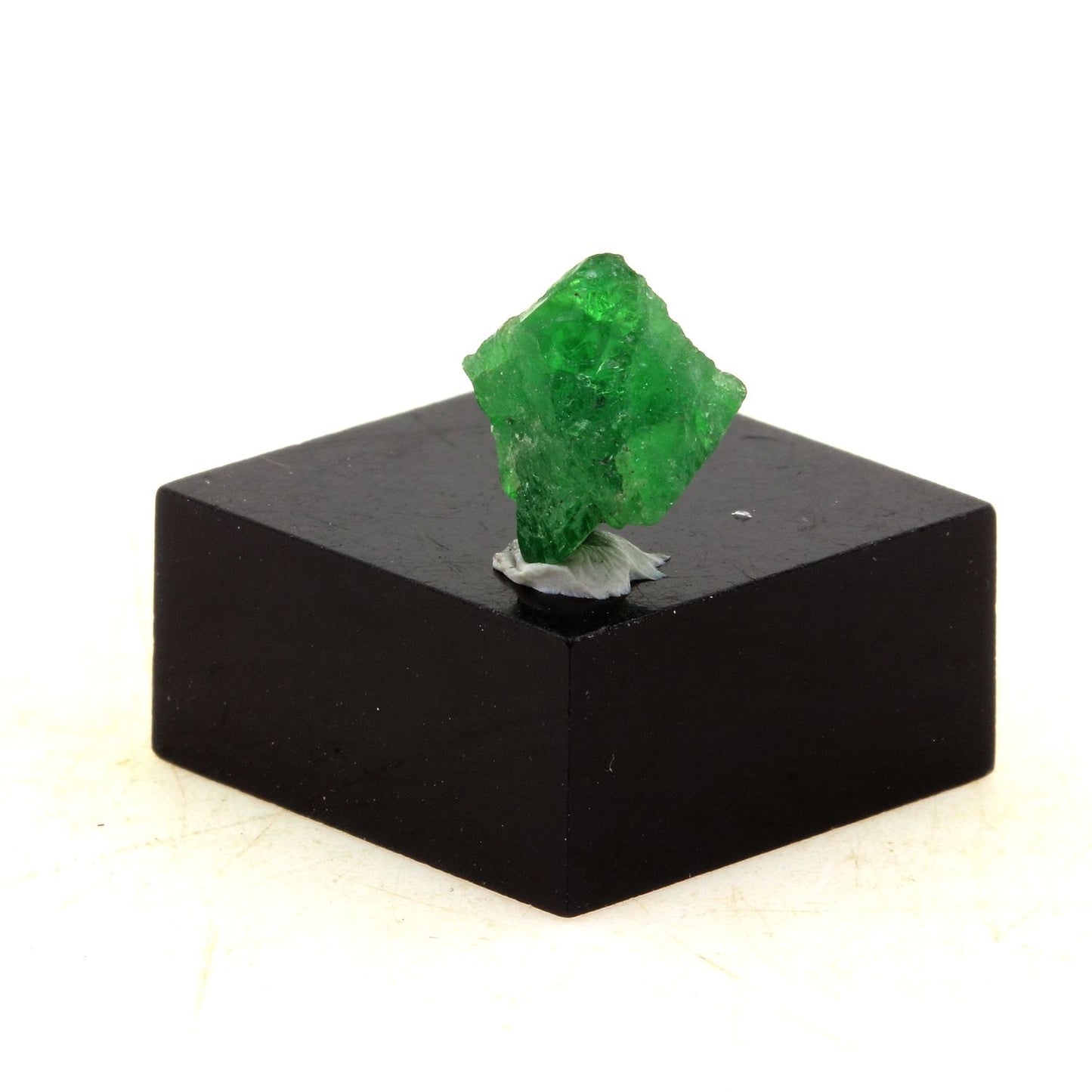 Grenat Tsavorite. 3.47 carats. Manyara Region, Tanzanie