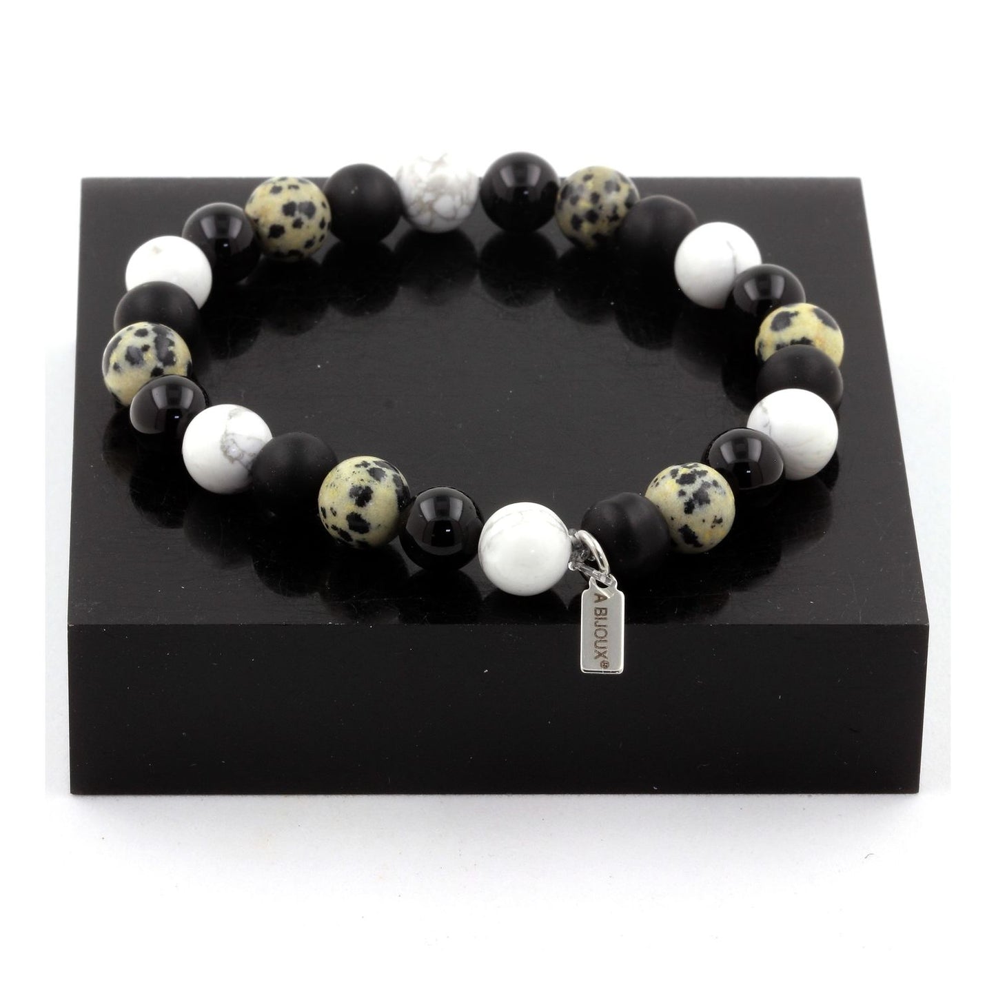 Howlite + Jaspe Dalmatien + Onyx noir mat + Agate noire. Bracelet en Perles naturelles