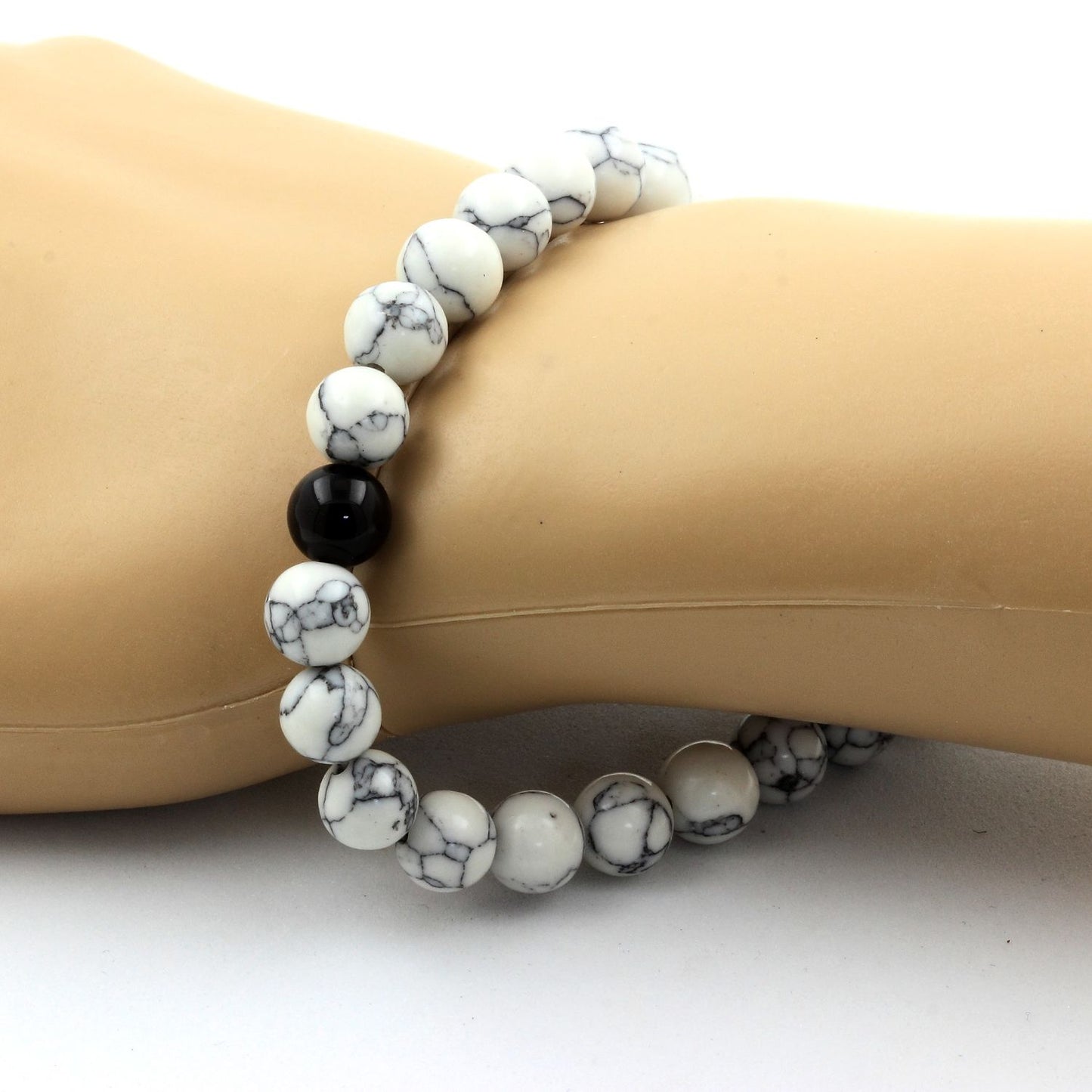 Howlite + Agate noire. Bracelet en Perles naturelles