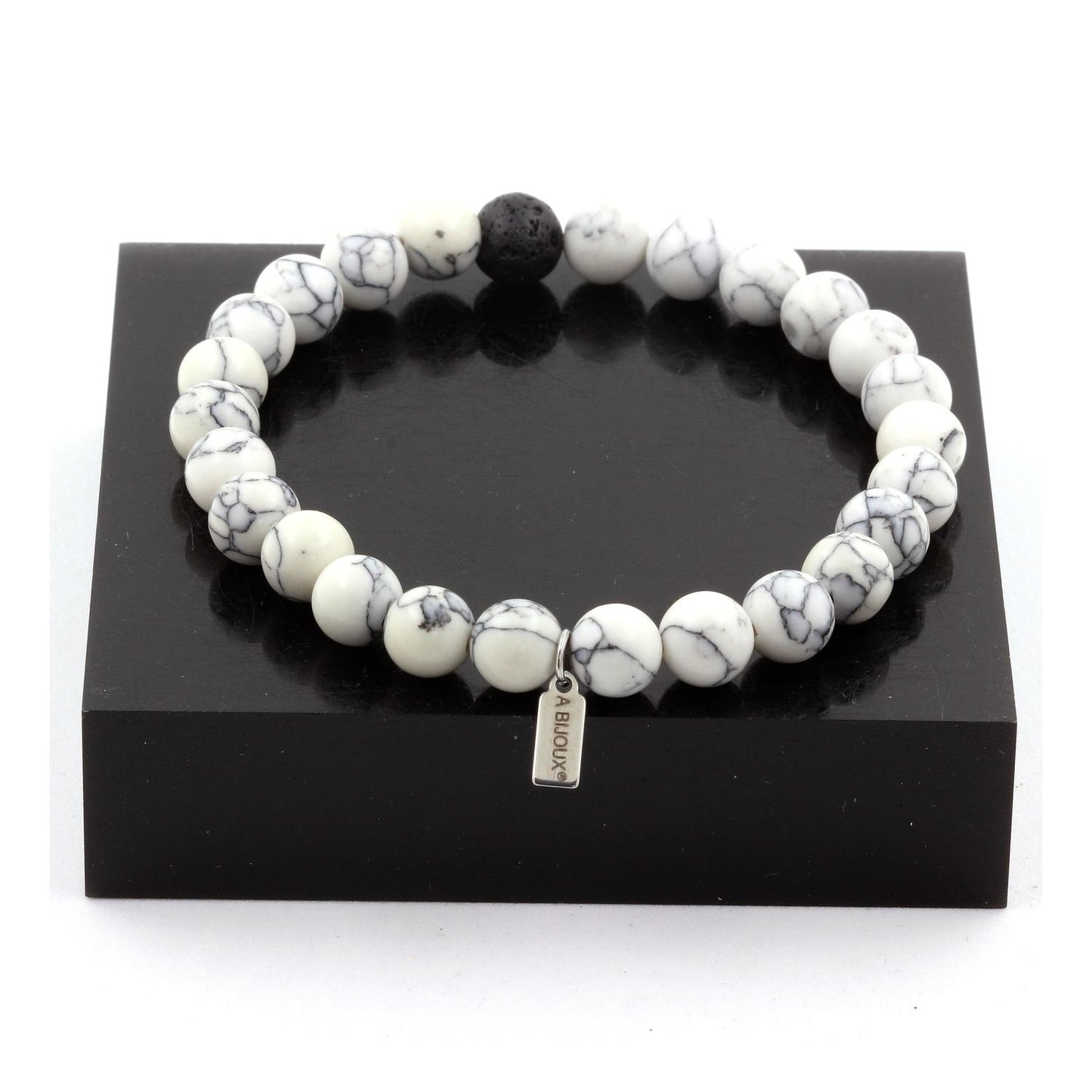 Howlite + Lave. Bracelet en Perles naturelles