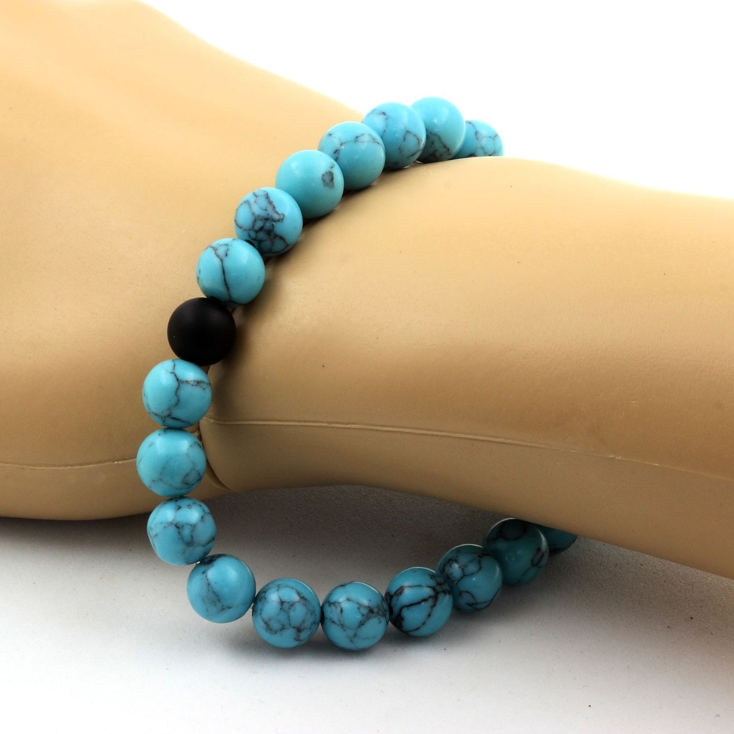 Turquoise + Onyx noir mat. Bracelet en Perles naturelles