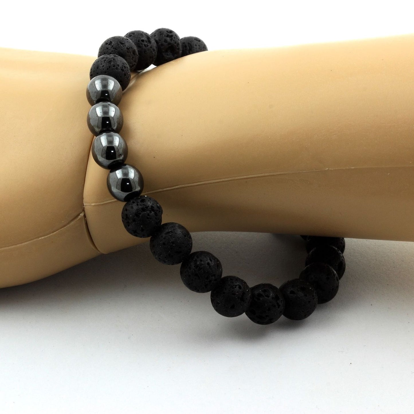 Lave + Hématite. Bracelet en Perles naturelles