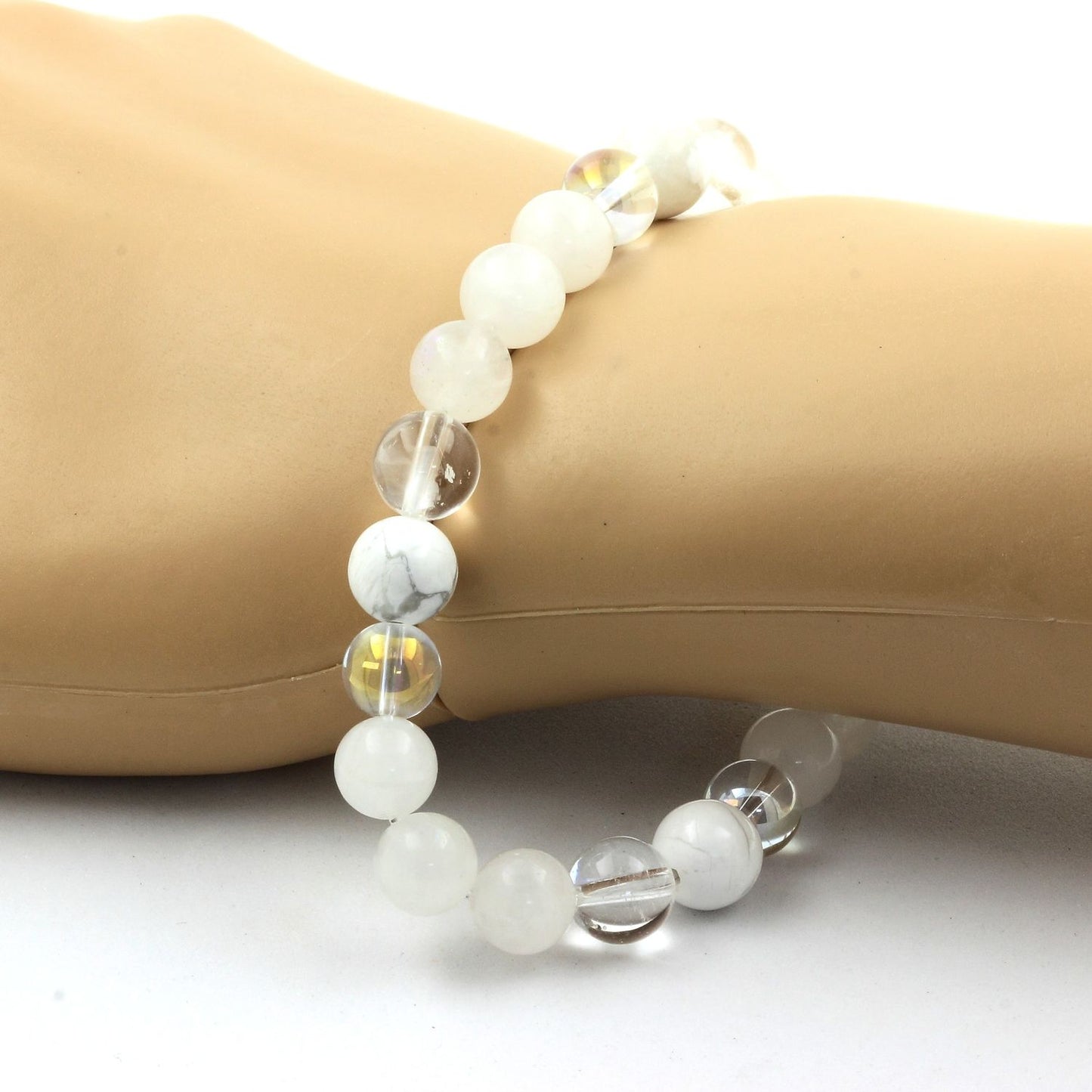 Pierre de lune + Quartz + Howlite + Quartz Titane. Bracelet en Perles naturelles
