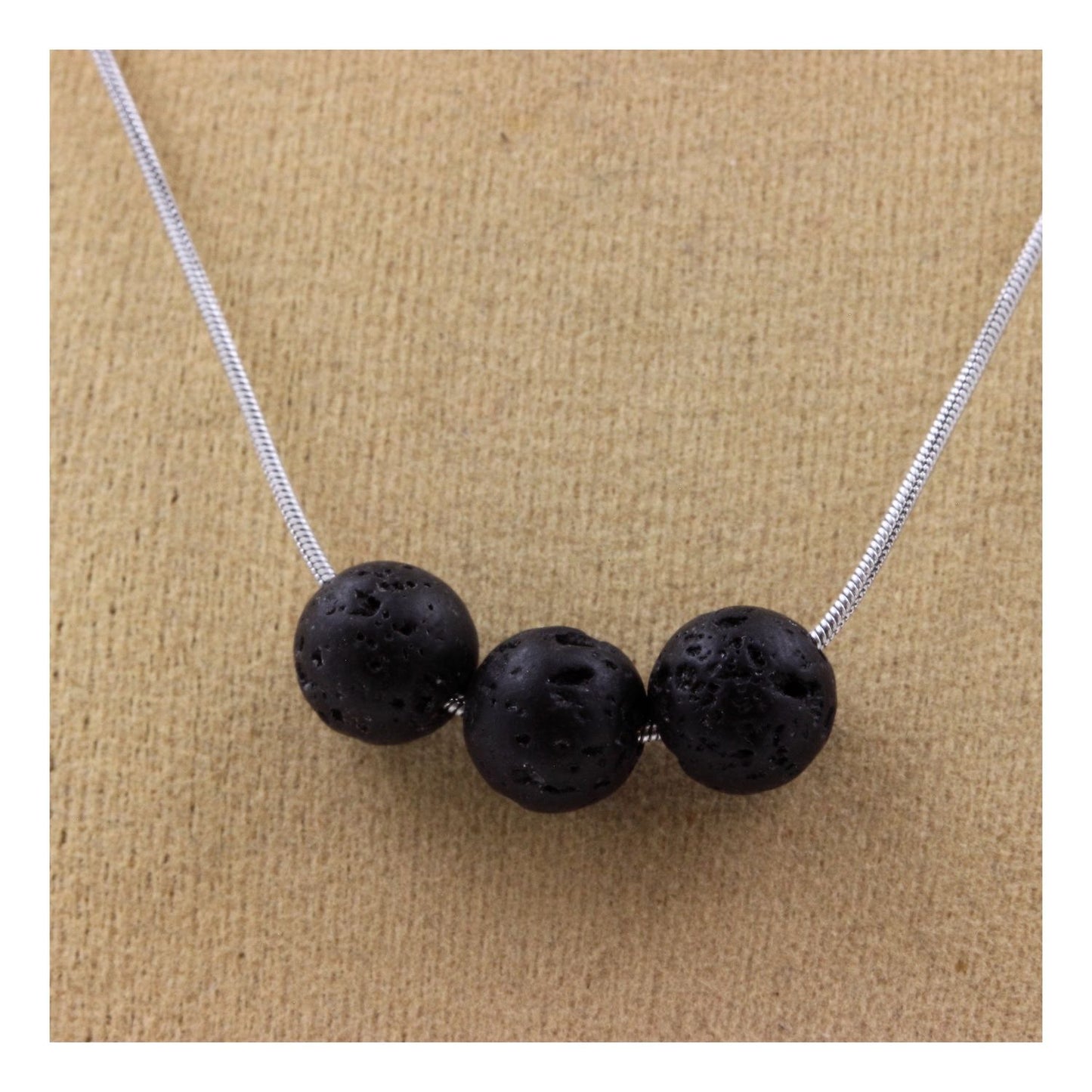 Collier 3 perles Lave 8 mm