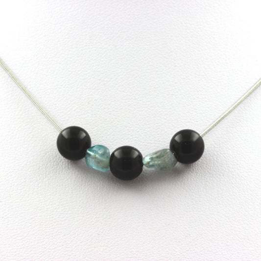 Collier perles Agate noire 8 mm + Apatite du Brésil