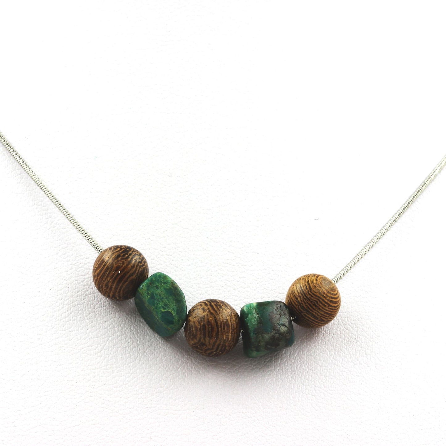 Collier perles bois 8 mm + Chrysocolle des USA