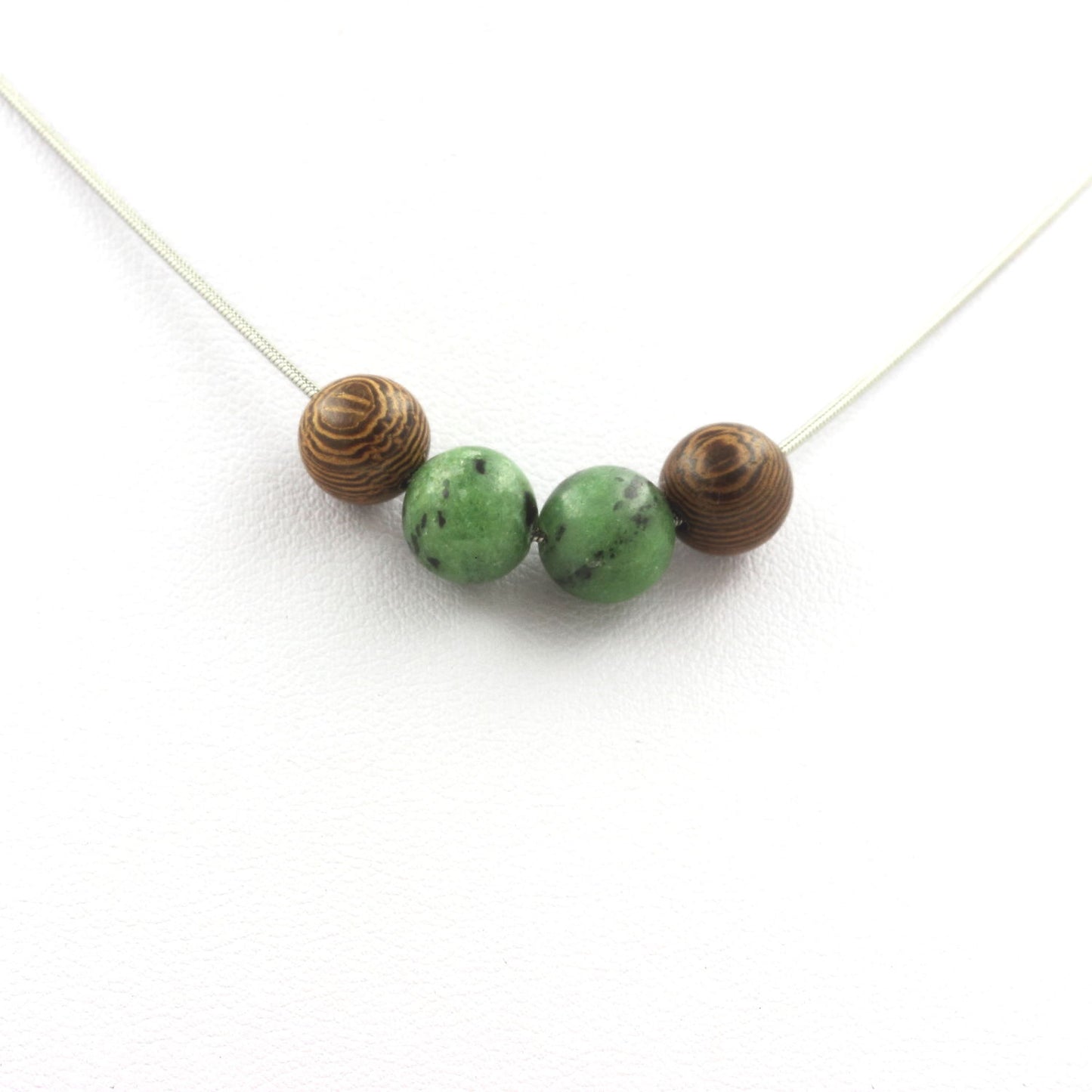Collier perles bois + Epidote d'Australie 8 mm