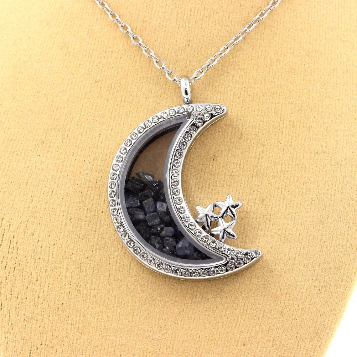 Collier Saphir brut modèle Lune