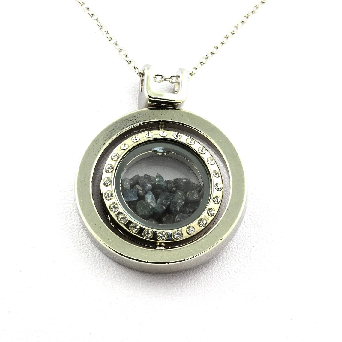 Collier Saphir brut modèle Sablier Sphérique