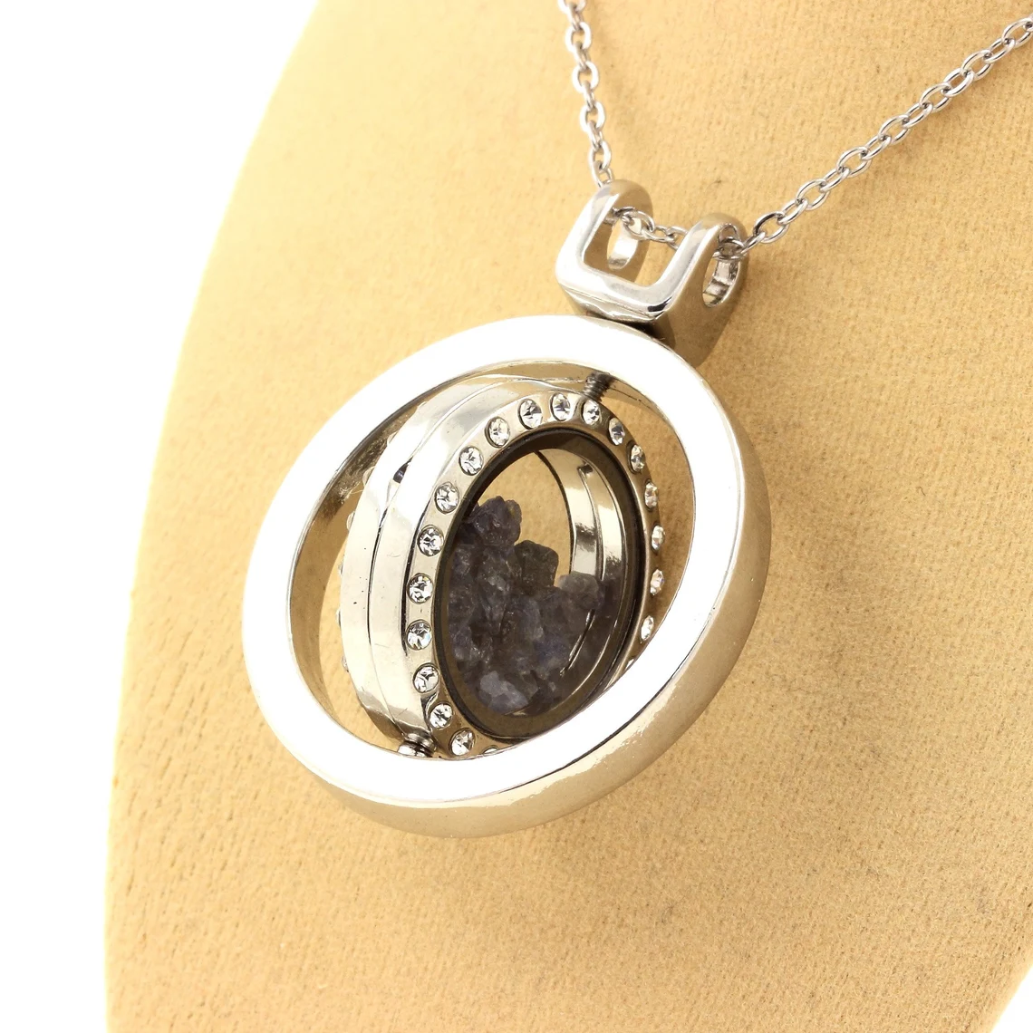 Collier Saphir brut modèle Sablier Sphérique
