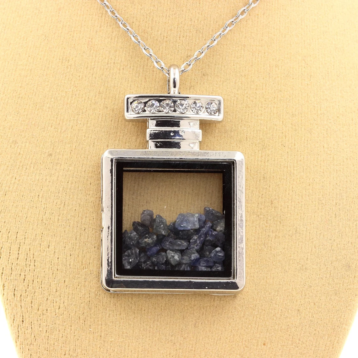 Collier Saphir brut modèle flacon