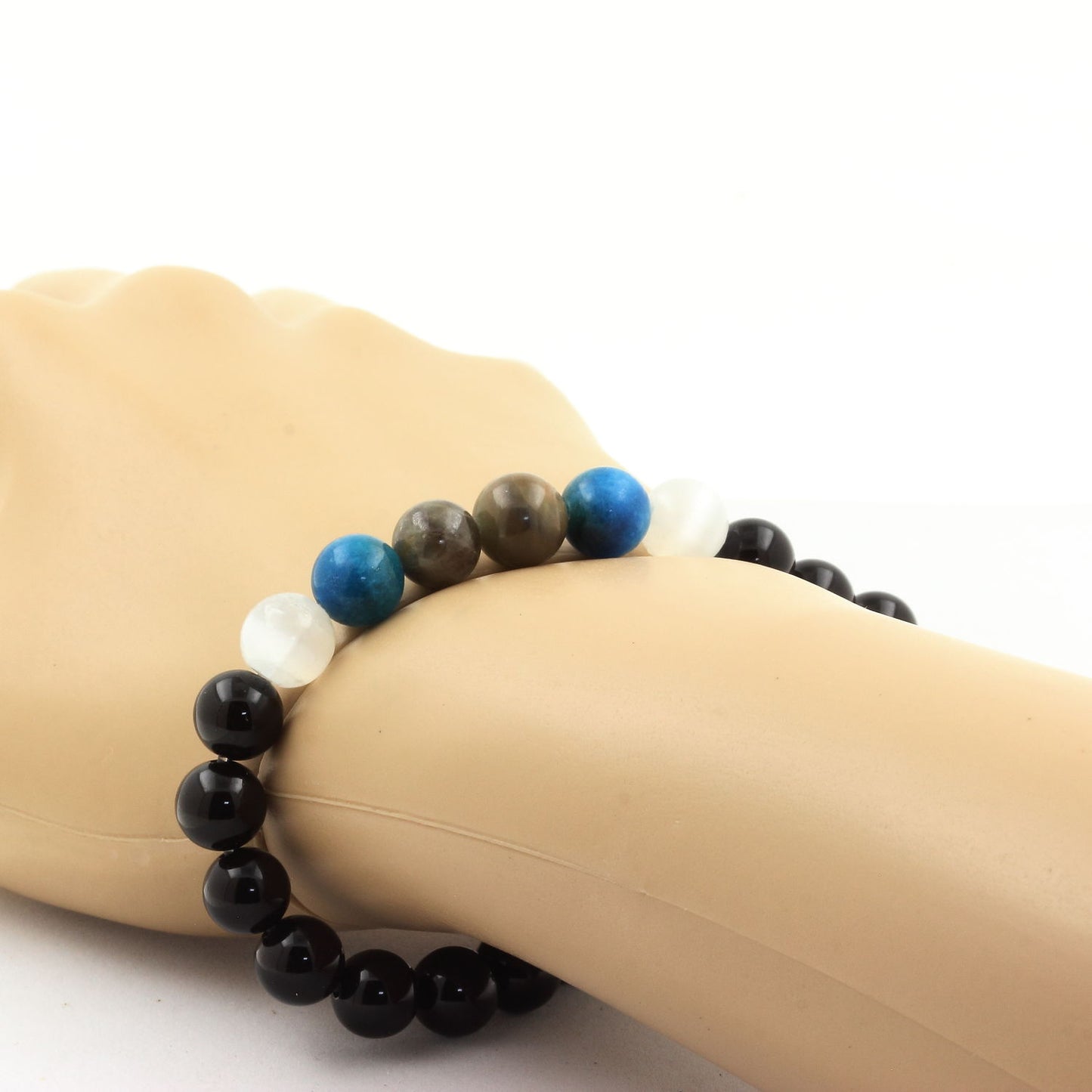 Saphir de Mogok, Birmanie, Myanmar + Selenite du Maroc + Apatite + Agate noire. Bracelet Perles naturelles