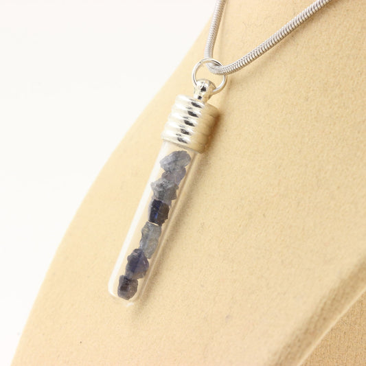 Collier Saphir brut modèle tube et spirale