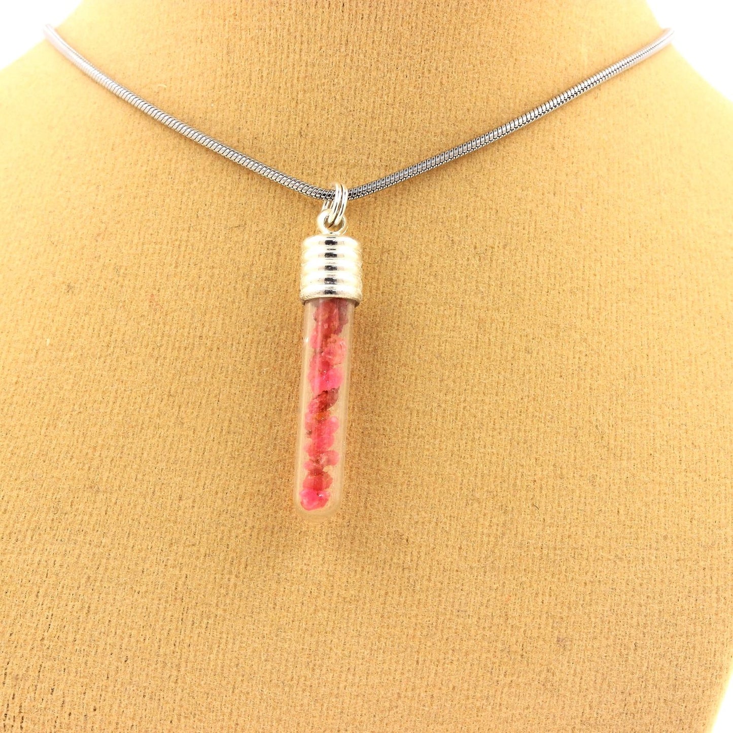 Collier Spinelle brut modèle tube et spirale