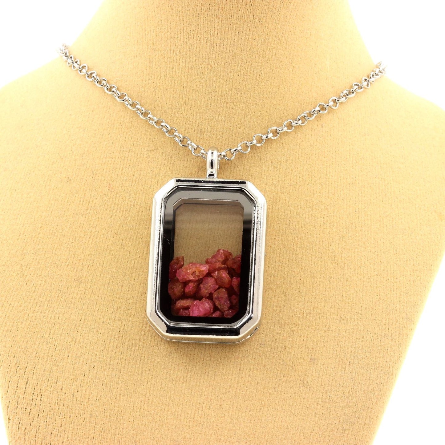 Collier Spinelle brut modèle rectangle à pans coupés