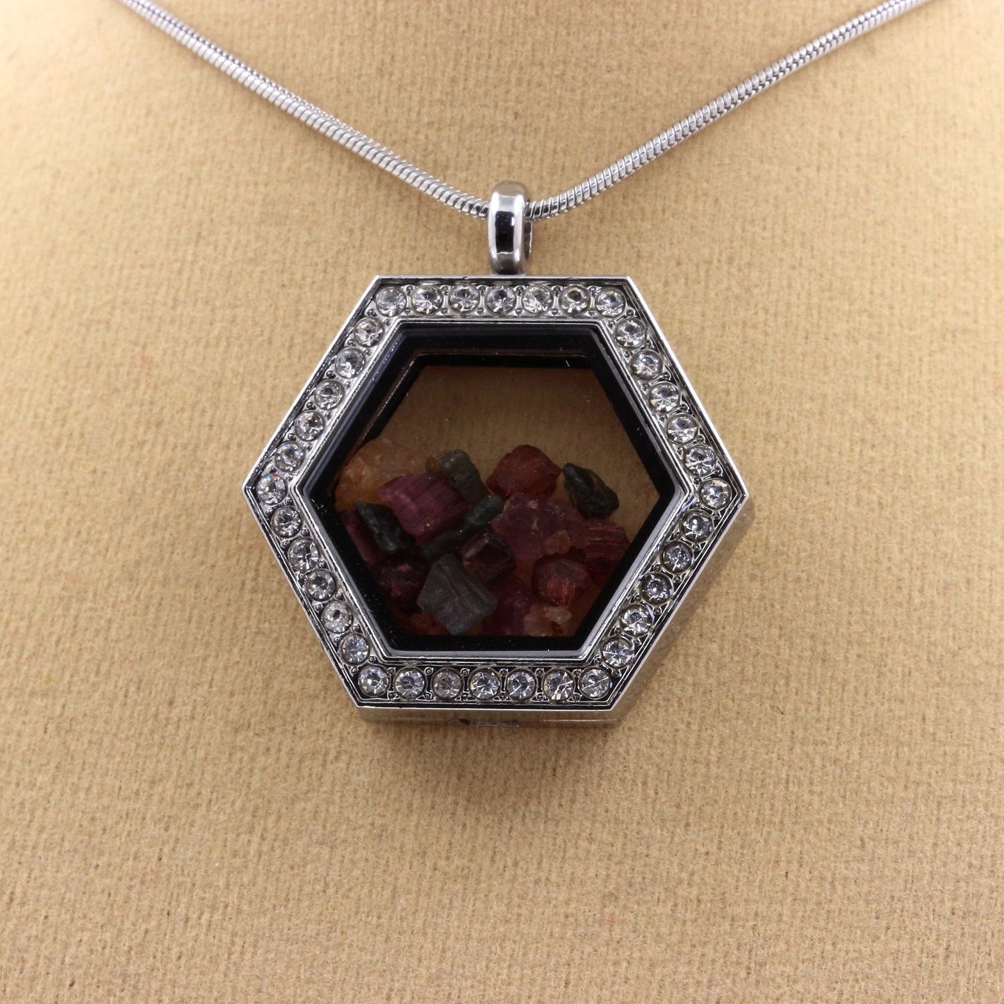 Collier Tourmaline multicolore brut modèle Hexagone