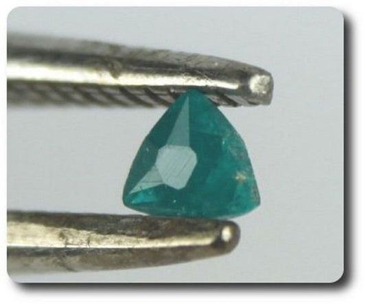 Dioptase 0.07 carats. Namibie. Livré avec Certificat d'authenticité