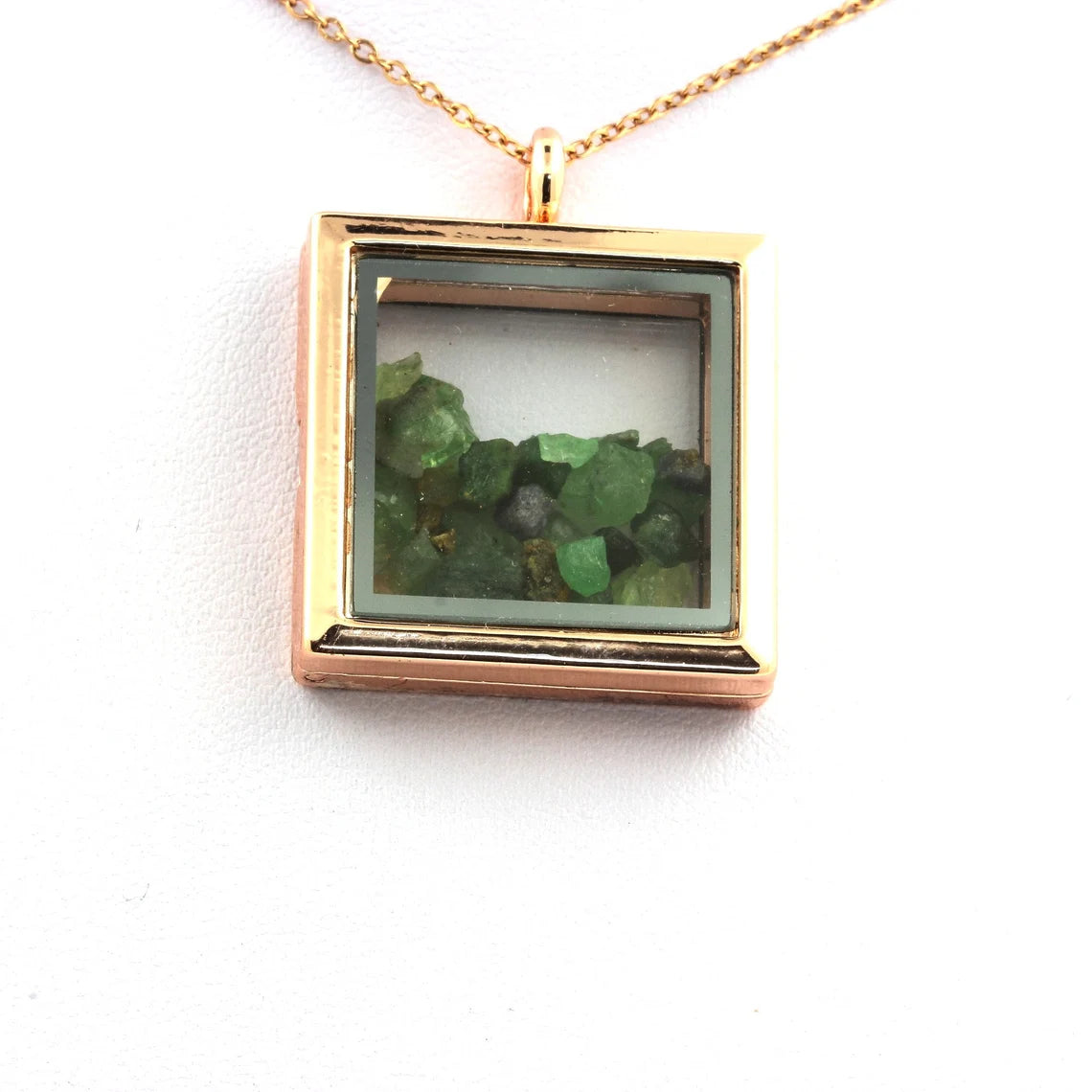 Collier Grenat Tsavorite naturels modèle carré