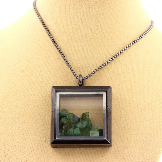 Collier Grenat Tsavorite naturels modèle carré