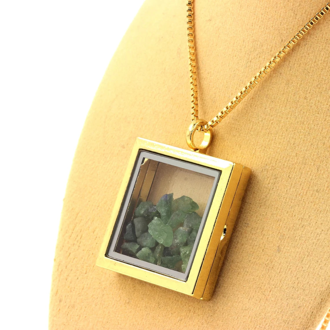 Collier Grenat Tsavorite naturels modèle carré