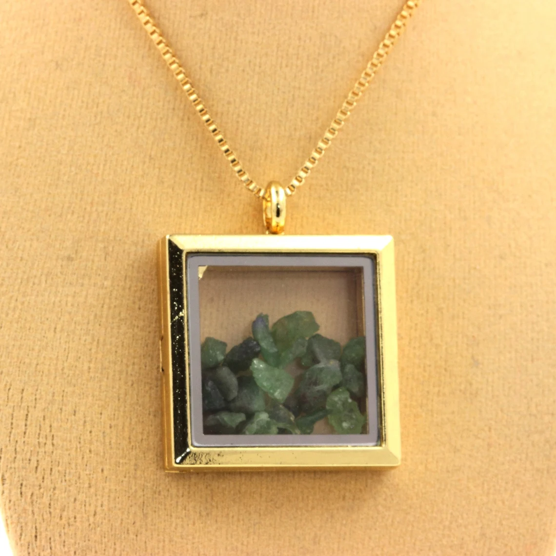 Collier Grenat Tsavorite naturels modèle carré
