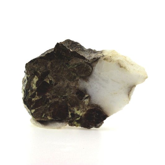 Clinohumite dans Serpentine. 267.45 carats. Bessans, Haute-Maurienne, Savoie, France