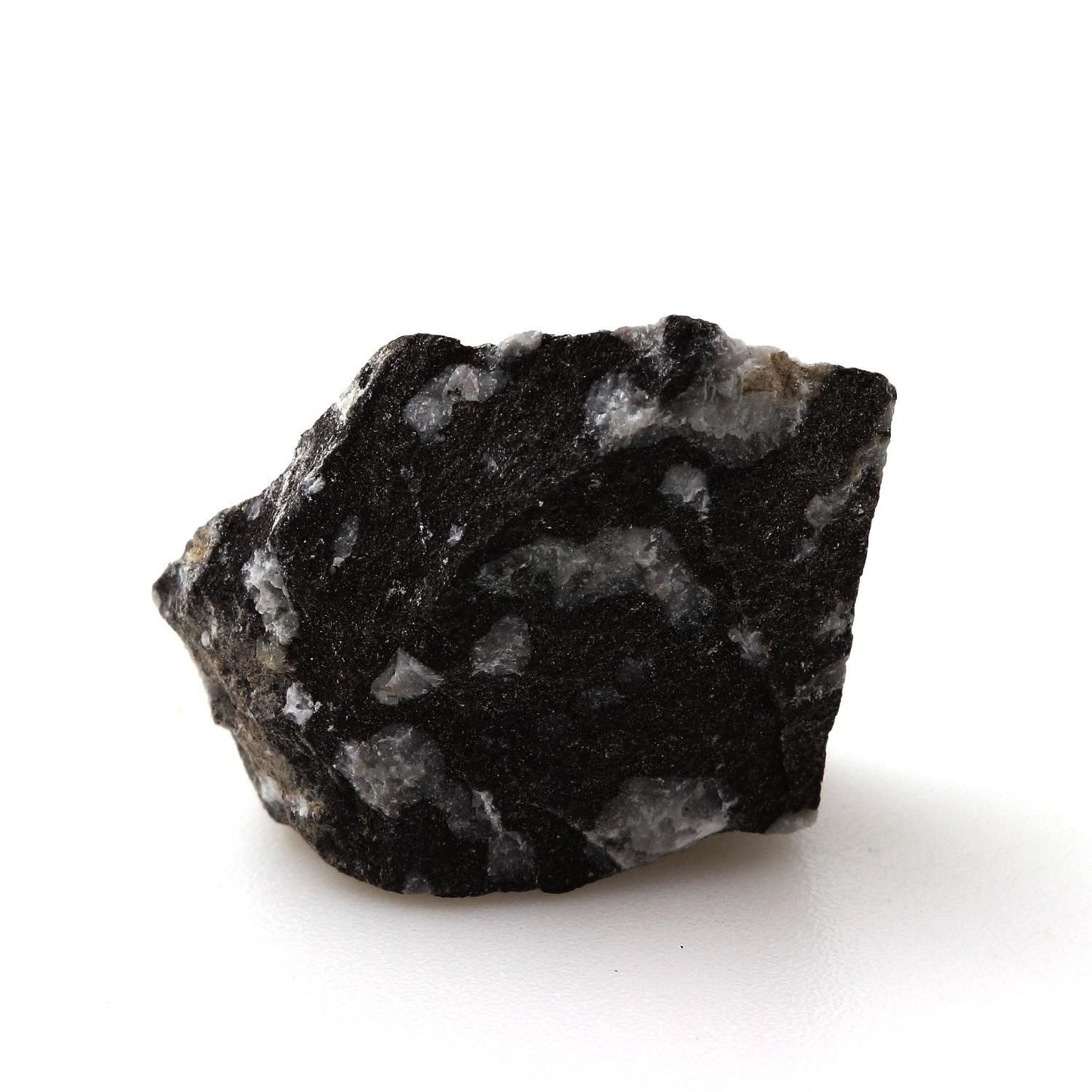 Alaskite mineral. 23.35 carats. En provenance de New Liskeard, Ontario, Canada.