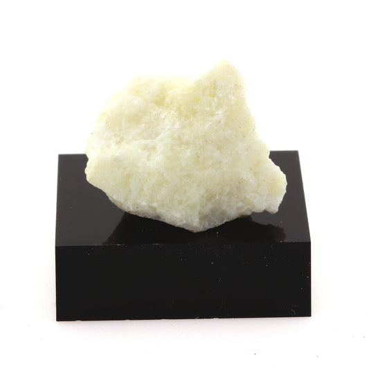 Chondrodite. 38.4 carats. Lanark, Ontario, Canada