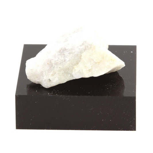 Crystalline. 39.0 carats. Grenville, Québec, Canada