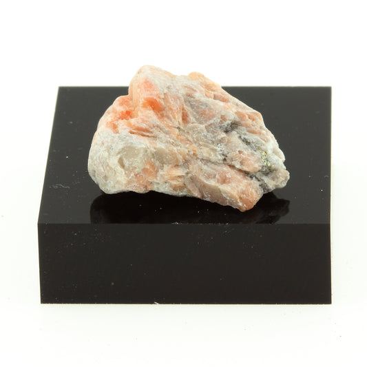 Calcite. 20.4 carats. Tatlock, Ontario, Canada