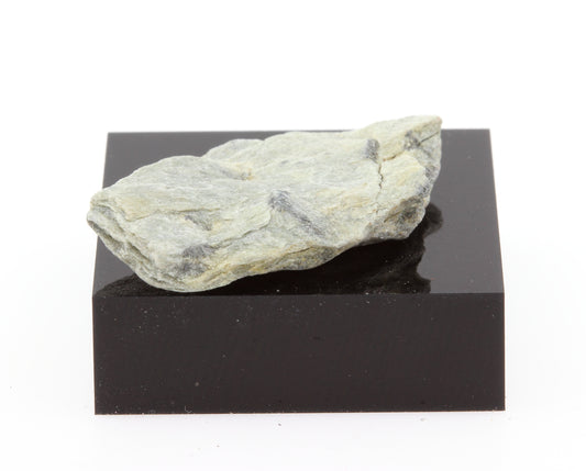 Chromite. 15.6 carats. Estrie, Québec, Canada