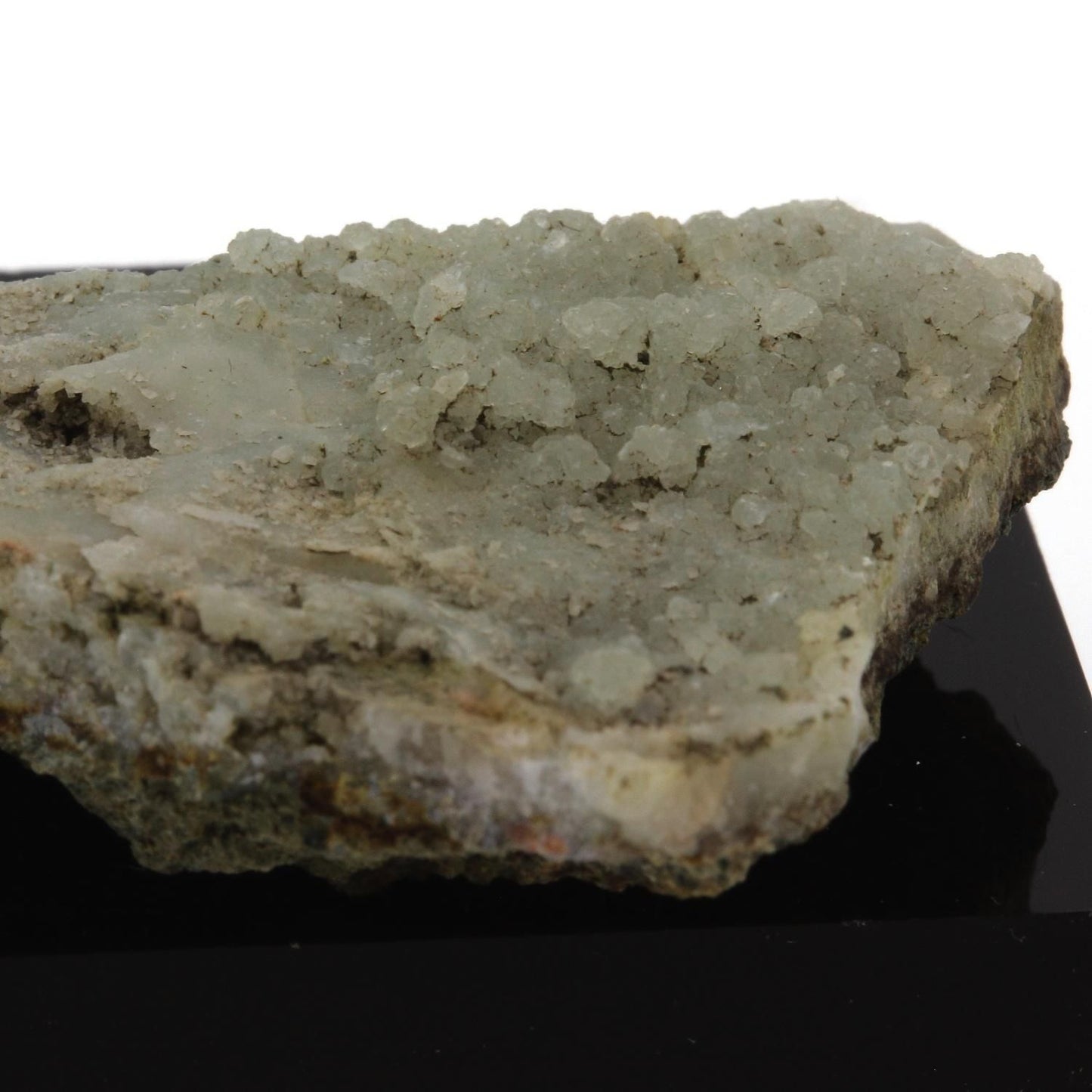 Prehnite sur Amphibolite. 139.5 carats. La Brévenne, France