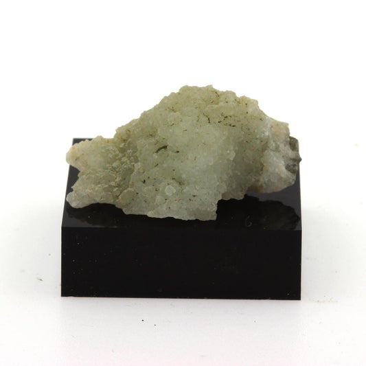 Prehnite sur Amphibolite. 32.1 carats. La Brévenne, France