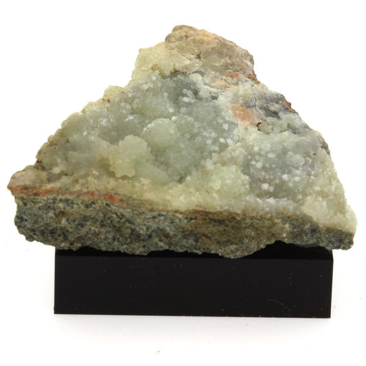 Prehnite sur Amphibolite. 160.6 carats. La Brévenne, France