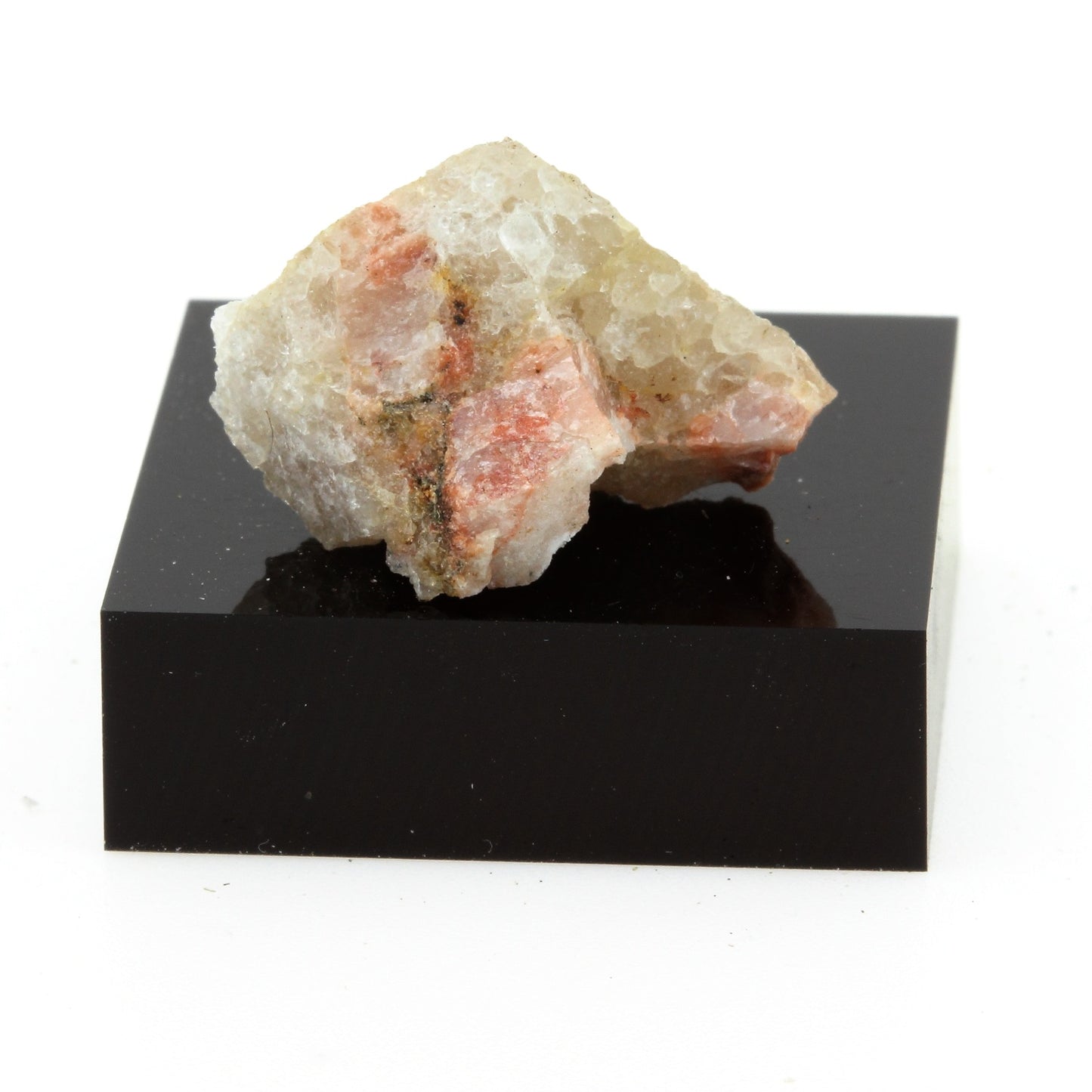 Feldspath. 24.3 carats. Ottawa, Ontario, Canada
