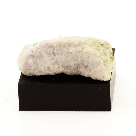 Aragonite. 39.9 carats. Gouverneur, New York, USA