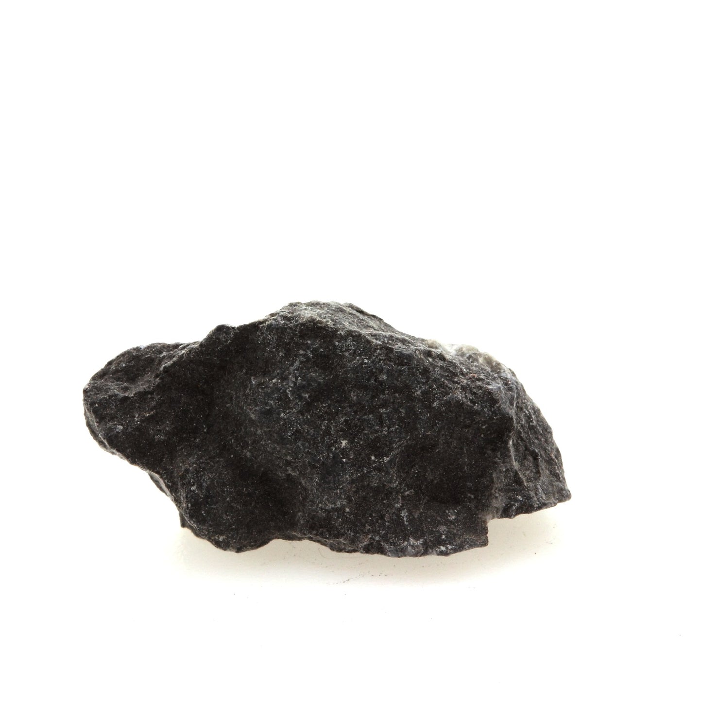 Chert. 11.7 carats. Grenville, Québec, Canada