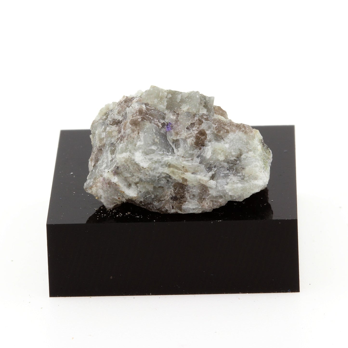 Graphic Granite, 28.8 carats, Maniwaki, Québec, Canada