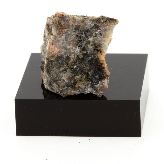 Granite. 27.0 carats. Laurentian, Quebec, Canada